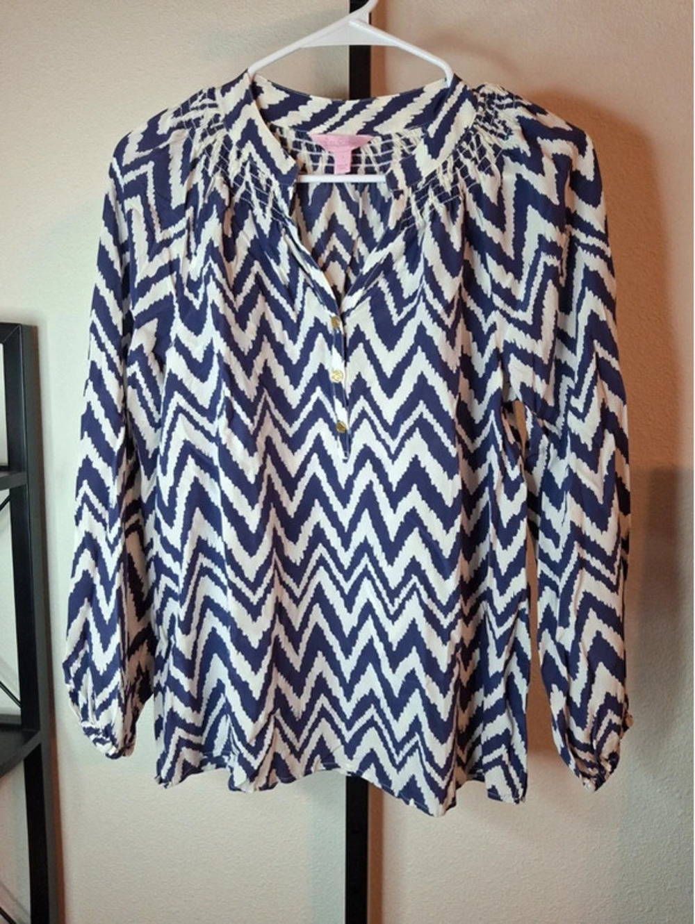 Lilly Pulitzer Elsa Silk Navy White Chevron Pattern Blouse size S